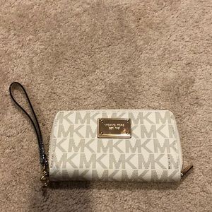 Michael Kors Wallet Wristlet